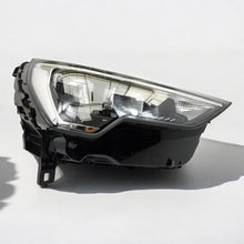 Laden Sie das Bild in den Galerie-Viewer, Frontscheinwerfer Audi Q3 83A941012 Rechts Scheinwerfer Headlight