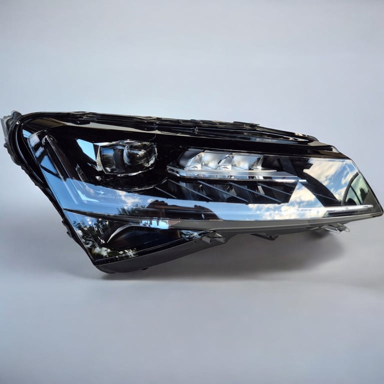 Frontscheinwerfer Skoda Superb III LED Rechts Scheinwerfer Headlight SCH7082259833mi