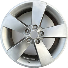 Laden Sie das Bild in den Galerie-Viewer, 1x Alufelge 17 Zoll 7.0&quot; 5x112 45ET 57A601025H Skoda Karoq Rim Wheel