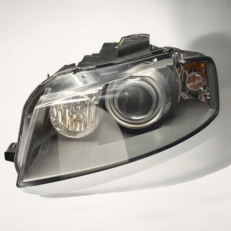 Frontscheinwerfer Audi A3 8P0941003R 0301231271 Xenon Links Headlight