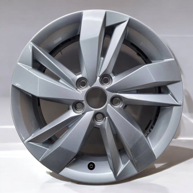 1x Alufelge 15 Zoll 5.5" 5x100 40ET Glanz Silber 2G0601025N VW Polo Rim Wheel FEL3023367899hj