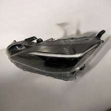 Laden Sie das Bild in den Galerie-Viewer, Frontscheinwerfer Toyota Yaris Cross LED Ein Stück (Rechts oder Links) Headlight SCH9971425294al