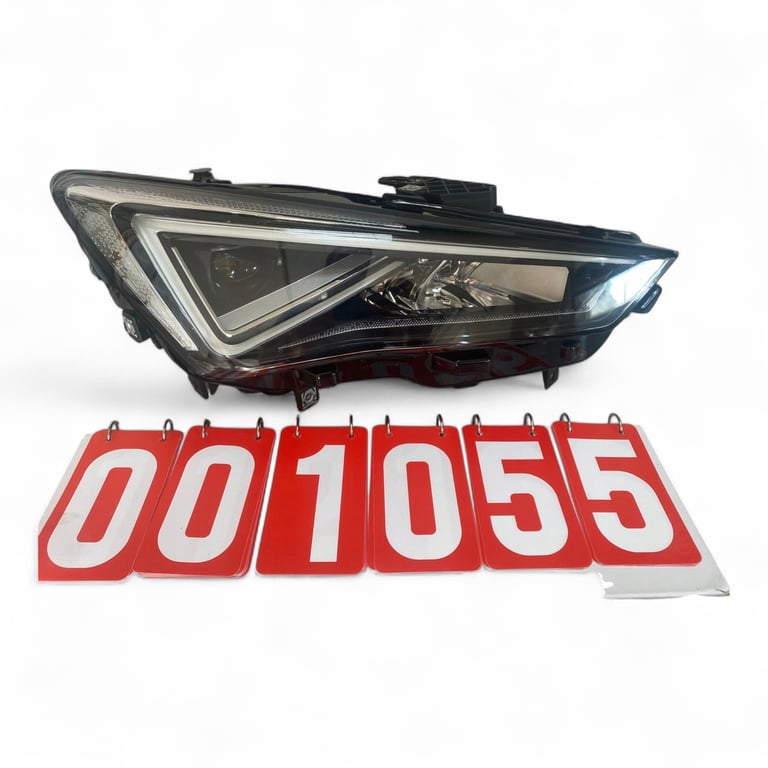 Frontscheinwerfer Seat Tarraco 5FB941008 LED Rechts Scheinwerfer Headlight SCH8551391349xt