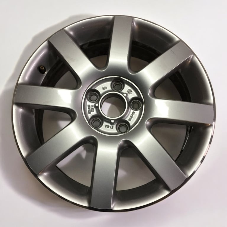 1x Alufelge 17 Zoll 6.0" 5x112 48ET Matt Silber 1K0601025 VW Golf V Rim Wheel