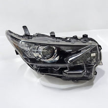 Laden Sie das Bild in den Galerie-Viewer, Frontscheinwerfer Toyota Auris 81110-02K30 LED Rechts Scheinwerfer Headlight