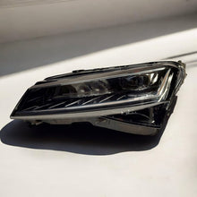 Laden Sie das Bild in den Galerie-Viewer, Frontscheinwerfer Skoda Superb 3V1941015G Full LED Links Scheinwerfer Headlight