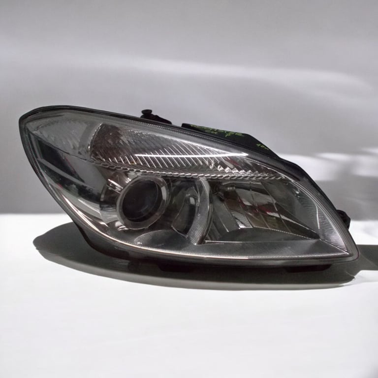 Frontscheinwerfer Skoda Roomster Rechts Scheinwerfer Headlight SCH8289482271nd