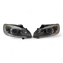 Laden Sie das Bild in den Galerie-Viewer, Frontscheinwerfer Volvo V60 S60 31395903 Xenon Ein Satz Scheinwerfer Headlight SCH8285195343kf