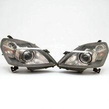 Laden Sie das Bild in den Galerie-Viewer, Frontscheinwerfer Opel Zafira B 13252471 Xenon Ein Stück (Rechts oder Links) SCH5513591682ri