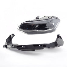 Laden Sie das Bild in den Galerie-Viewer, Frontscheinwerfer VW Polo 2G1941035F Links Scheinwerfer Headlight