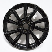Laden Sie das Bild in den Galerie-Viewer, 1x Alufelge 17 Zoll 7.0&quot; 5x100 51ET Glanz Schwarz 6VA601025F Skoda Fabia