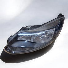 Laden Sie das Bild in den Galerie-Viewer, Frontscheinwerfer Ford Focus Links Scheinwerfer Headlight SCH1254960483ks