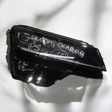 Load image into Gallery viewer, Frontscheinwerfer Skoda Karoq 57B941016 LED Rechts Scheinwerfer Headlight SCH8043001548zv