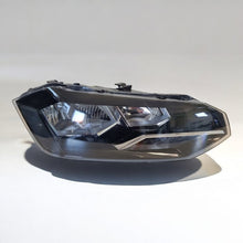 Laden Sie das Bild in den Galerie-Viewer, Frontscheinwerfer VW Polo 2G1941006 Rechts Scheinwerfer Headlight