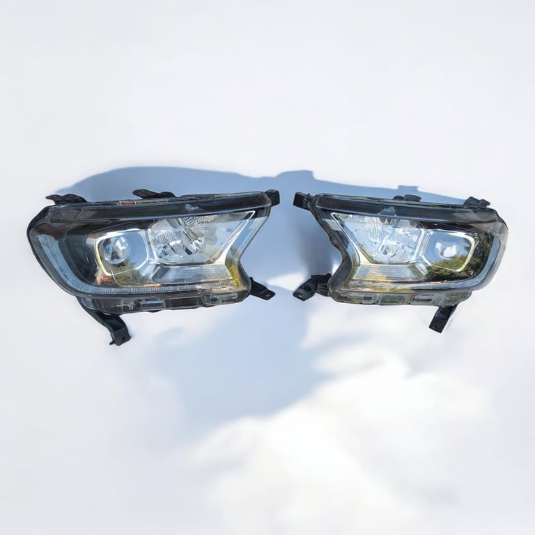 Frontscheinwerfer Ford Ranger JB3B-13E015 LED Ein Satz Scheinwerfer Headlight