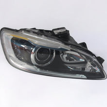 Load image into Gallery viewer, Frontscheinwerfer Volvo V60 I S60 31698819 Xenon Rechts Scheinwerfer Headlight SCH6223649191wf
