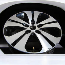 Load image into Gallery viewer, 1x Alufelge 18 Zoll 7.0&quot; 5x114.3 40ET Glanz Schwarz 52910-3U350 Kia Carens