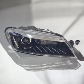 Frontscheinwerfer Skoda Superb III 3V1941016A Xenon Rechts Headlight