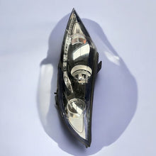 Laden Sie das Bild in den Galerie-Viewer, Frontscheinwerfer Kia Sportage Xenon Links Scheinwerfer Headlight SCH8334839237nb