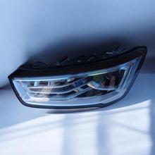 Load image into Gallery viewer, Frontscheinwerfer Audi A1 8XA941005- Links Scheinwerfer Headlight