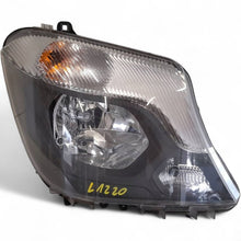 Laden Sie das Bild in den Galerie-Viewer, Frontscheinwerfer Mercedes-Benz Sprinter A906820461 Rechts Headlight SCH1540289421uu