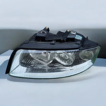 Laden Sie das Bild in den Galerie-Viewer, Frontscheinwerfer Audi A4 B6 8E0941003F LED Links Scheinwerfer Headlight