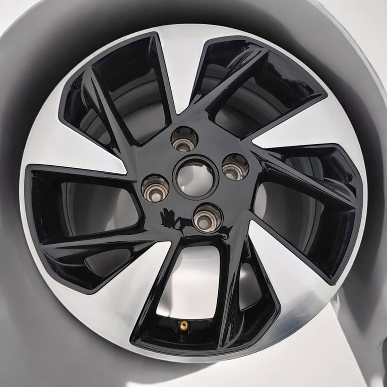 1x Alufelge 16 Zoll 6.5" 4x108 32ET Glanz Schwarz 9833892580 Opel Corsa F