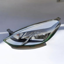 Load image into Gallery viewer, Frontscheinwerfer Ford Fiesta Links Scheinwerfer Headlight