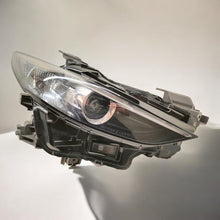 Laden Sie das Bild in den Galerie-Viewer, Frontscheinwerfer Mazda 3 BCJH51030 Full LED Rechts Scheinwerfer Headlight