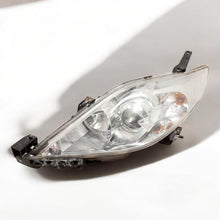 Laden Sie das Bild in den Galerie-Viewer, Frontscheinwerfer Mazda 5 V Links Scheinwerfer Headlight