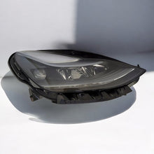 Laden Sie das Bild in den Galerie-Viewer, Frontscheinwerfer Tesla Model 3 1514953-00-C Rechts Scheinwerfer Headlight