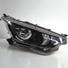 Laden Sie das Bild in den Galerie-Viewer, Frontscheinwerfer Toyota IV Yaris Rechts Scheinwerfer Headlight SCH5407612407ab