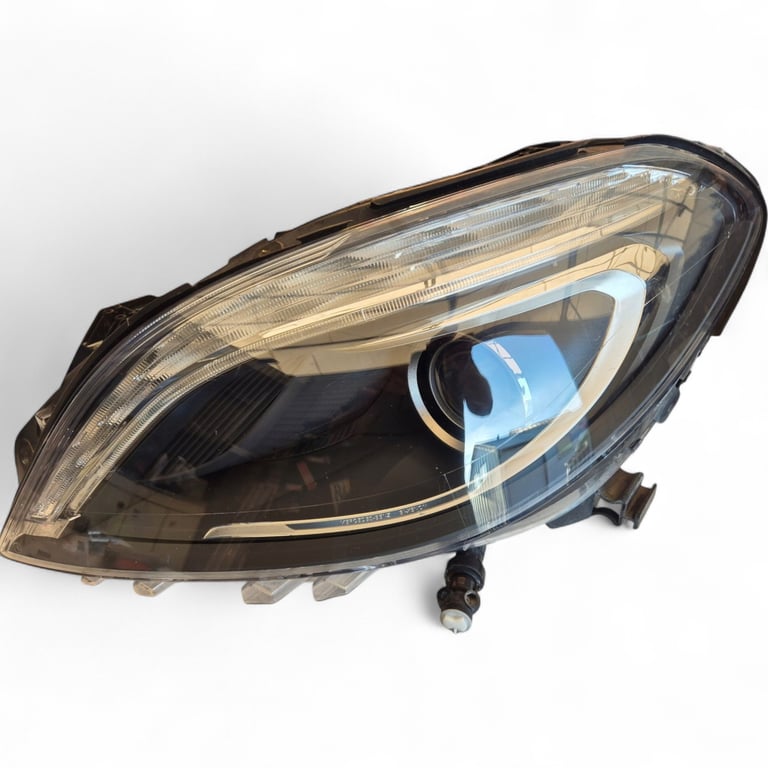 Frontscheinwerfer Mercedes-Benz W246 A2468201561 Xenon Rechts oder Links SCH3938908266ln