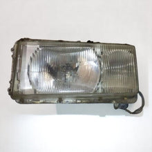 Laden Sie das Bild in den Galerie-Viewer, Frontscheinwerfer Mercedes-Benz W116 1305543050 Links Scheinwerfer Headlight