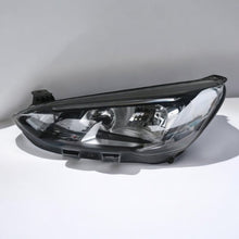 Laden Sie das Bild in den Galerie-Viewer, Frontscheinwerfer Ford Focus JX7B-13W030-CE Links Scheinwerfer Headlight SCH9906547791tv