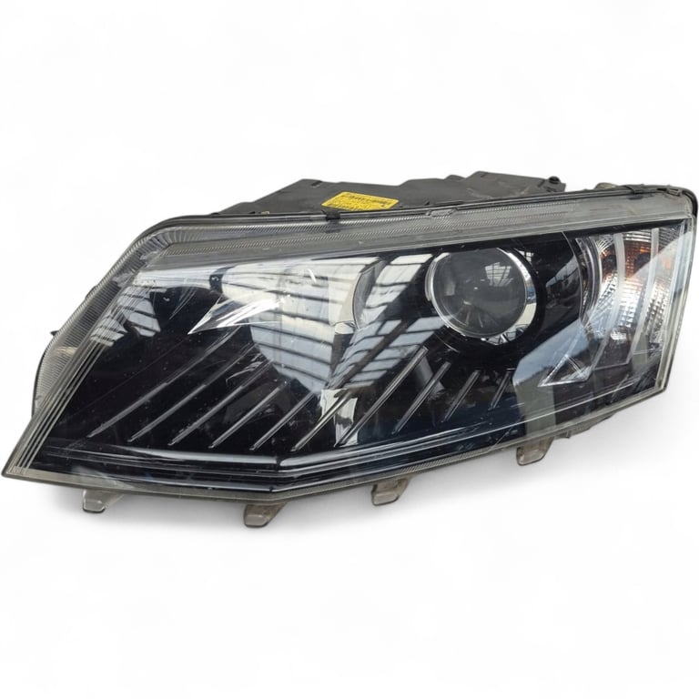 Frontscheinwerfer Skoda Octavia III 5E1941015B Xenon Rechts oder Links SCH7131428514fc