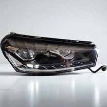 Load image into Gallery viewer, Frontscheinwerfer Skoda Fabia 6VB941016B 6VB941015B LED Rechts Headlight