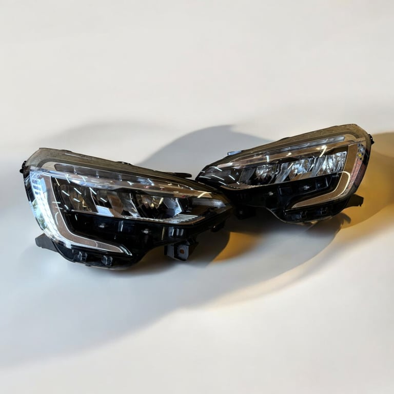 Frontscheinwerfer Renault Clio V 260604183R 260108676R Ein Satz Headlight