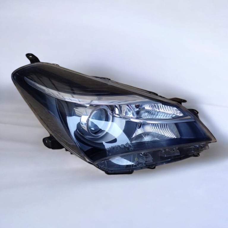 Frontscheinwerfer Toyota Yaris Rechts Scheinwerfer Headlight