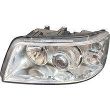 Laden Sie das Bild in den Galerie-Viewer, Frontscheinwerfer VW T5 Xenon Links Scheinwerfer Headlight SCH5068365668zo