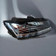 Laden Sie das Bild in den Galerie-Viewer, Frontscheinwerfer Skoda Fabia III 6V1941016F LED Rechts Scheinwerfer Headlight SCH9953911769av