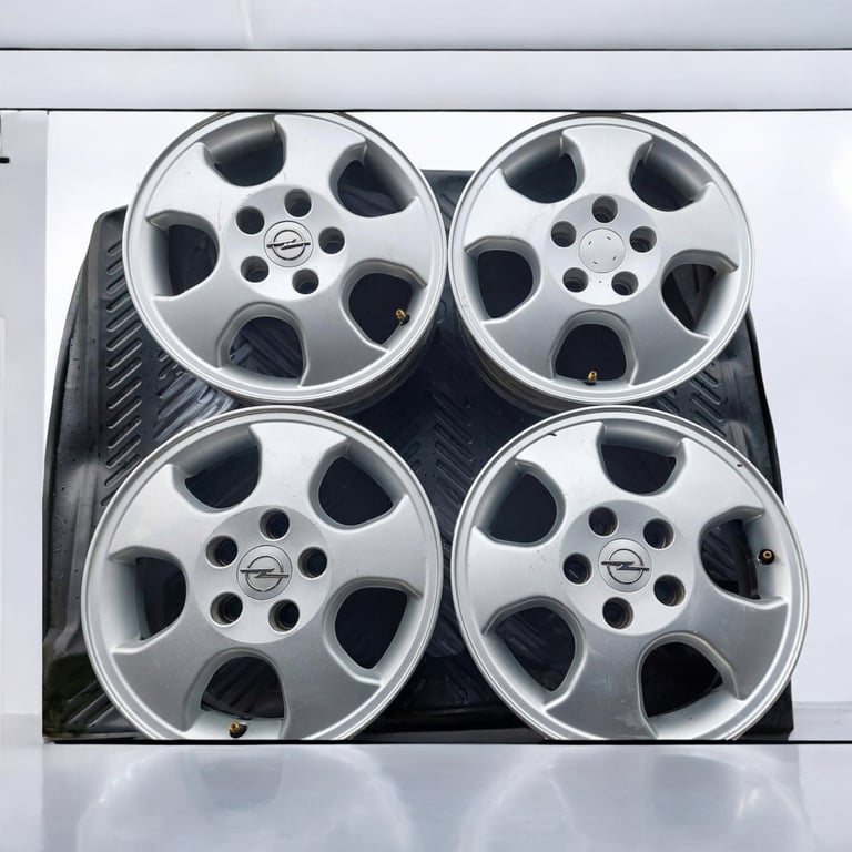 4x Alufelge 15 Zoll 6.0" 5x100 Glanz 60505 Opel Signum Vectra Zafira Meriva