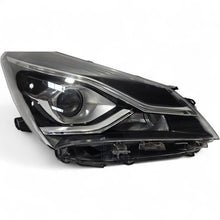 Load image into Gallery viewer, Frontscheinwerfer Toyota Yaris Rechts Scheinwerfer Headlight