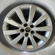Laden Sie das Bild in den Galerie-Viewer, 1x Alufelge 16 Zoll 7.0&quot; 5x100 34ET Glanz Silber 8X0601025BB Audi A1 Rim Wheel