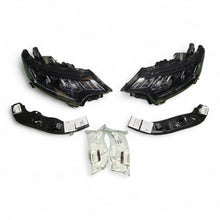 Laden Sie das Bild in den Galerie-Viewer, Frontscheinwerfer Mitsubishi Outlander III 8301D3-31 Full LED Ein Satz Headlight