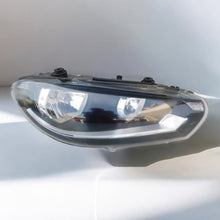 Laden Sie das Bild in den Galerie-Viewer, Frontscheinwerfer VW Scirocco 90070524 Rechts Scheinwerfer Headlight