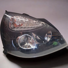 Laden Sie das Bild in den Galerie-Viewer, Frontscheinwerfer Renault Clio II 15602000RE Rechts Scheinwerfer Headlight SCH2510438835vh