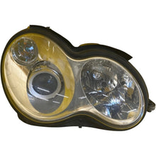 Laden Sie das Bild in den Galerie-Viewer, Frontscheinwerfer Mercedes-Benz W203 A2038203861 Xenon Rechts Headlight SCH1988070092ag