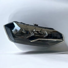 Laden Sie das Bild in den Galerie-Viewer, Frontscheinwerfer VW Polo 2G1941006 Rechts Scheinwerfer Headlight