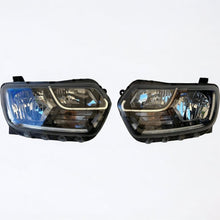 Load image into Gallery viewer, Frontscheinwerfer Dacia Duster 260101133R 260609367R Rechts oder Links SCH6858732990pe